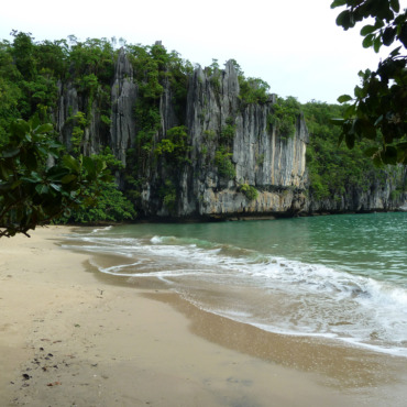 phillipines beach scene from spin the world around